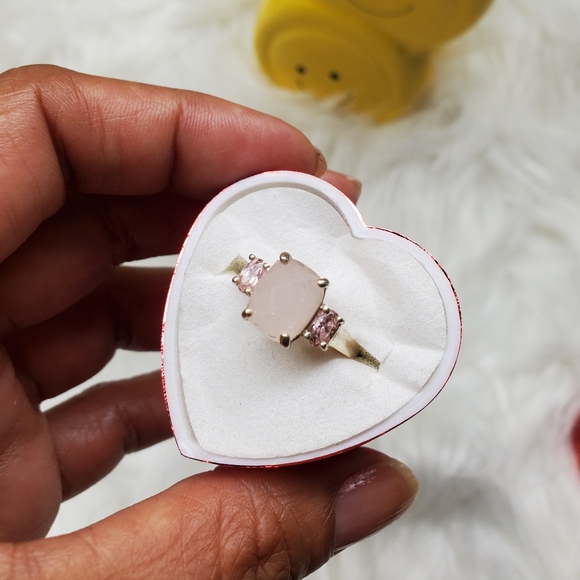 Sterling Silver Gorgeous Rose Quartz Ring - Picture 2 of 6